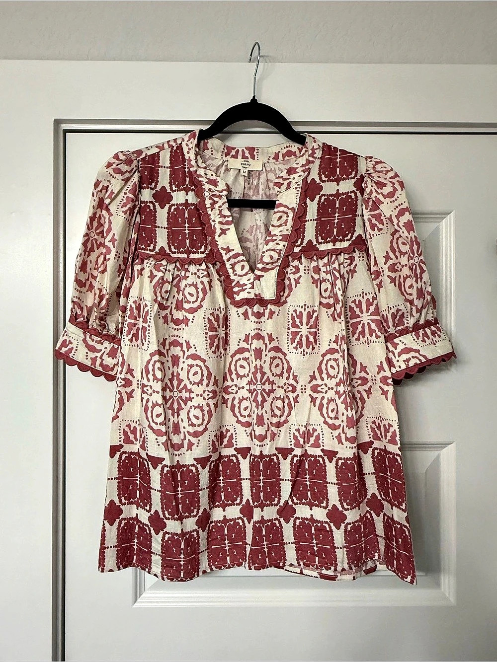 Women's Blouse in Pink & Cream NWoT - Medium